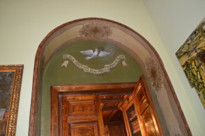 besso dove doorway