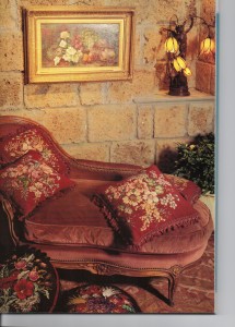 red  sm divan